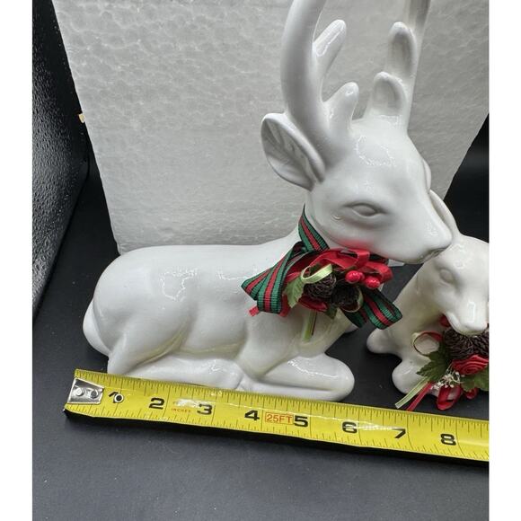 DELUXE DEER FAMILY W/CHRISTMAS BOWS TWO PIECE EARTHENWARE CENTER PIECE - Picture 7 of 10
